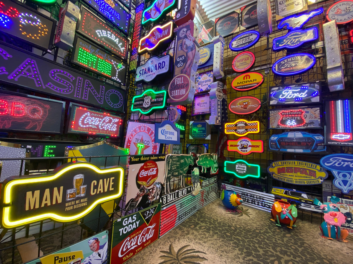 Big Daddy's Garage Open 24/7 Rope LED Sign